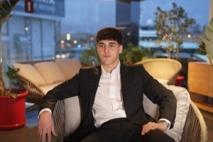 库巴西：我常看英超重点观察范迪克 重点学习他的1v1防守和领导力