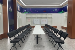 中国篮球之队官博晒男篮整洁更衣室 今日马不停蹄前往关岛