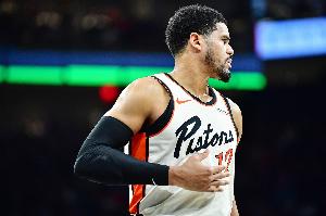 效率超高！托拜亚斯-哈里斯10中8拿到22分7板 正负值+32冠绝全场