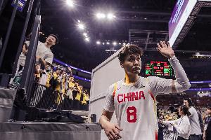 麦穗丰：中国男篮这场比赛遇到了不小的困难 但我们不能输