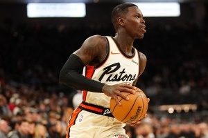 施罗德：感谢队友和教练组让我和沃特斯快速适应球队