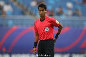 亚冠淘汰赛首回合海港vs横滨裁判信息：全部来自韩国，金钟赫主哨