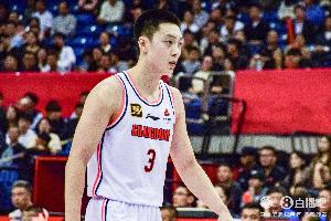 麦穗丰：进攻点变多后 广东的战术变得丰富了 下半场不能放松警惕