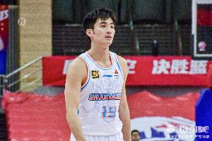 夏晓司：于德豪还得养伤几天 库马杰今天大概率复出