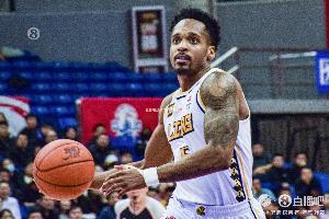 布朗轮休？广厦取消巴里-布朗的注册 并注册新外援肯尼-伯顿