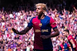 那年17亚马尔17岁这年：夺欧洲杯西甲等4冠 巴萨55场18球25助