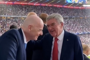 因凡蒂诺社媒：祝贺巴黎欧冠历史性胜利，期待世俱杯见到你们