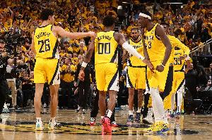 卡莱尔夸马瑟林+麦康纳：他们太不可思议 我们需要队里的每个人