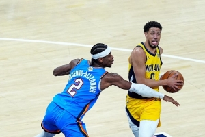 名记：雷霆似乎很疲惫 步行者把他们跑死了 就像打其他对手那样