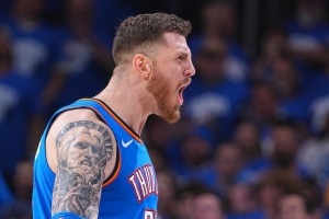 关键引援！哈滕常规赛场均11.2分10.7板 季后赛下滑但命中率过60%