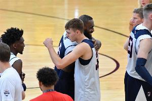 詹姆斯：弗拉格比我幸运 他一进联盟就能搭配名人堂级别队友&教练