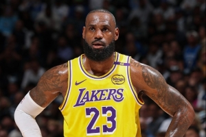 马健：41岁的詹姆斯确实到了该考虑退役的年龄 他不可能被交易