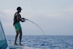 还搁那呢！本-西蒙斯更新社媒 晒出两张出海钓鱼照片