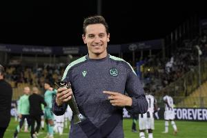 队报：在乌迪内斯重获新生，前法国国脚前锋托万可能加盟朗斯