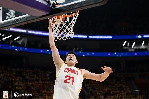 定海神针！胡金秋三节战罢9投7中 砍下15分11篮板1盖帽0失误