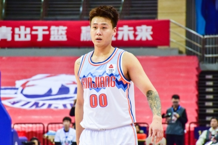 直播吧独家：中国男篮队长赵睿新赛季将加盟北京首钢