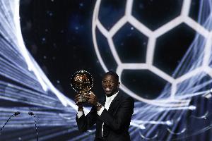 法国足球主编透露金球奖得票：登贝莱获压倒性支持，赢得毫无争议