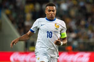 记者：尽管姆巴佩缺席训练，但皇马认为他在国家队出战没问题