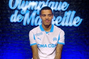 格林伍德二选一：最终对决梅西>C罗，梅西是史上最佳球员