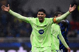 世体：阿劳霍挺身而出，他积极的态度和胜利者心态正是弗里克所需