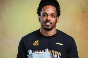 媒体人：广厦确定新赛季4名外援为布朗&卡尔顿&桑普森&雷琼-塔克