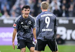 法兰克福官方：中场乌尊肌肉受伤，将无限期缺阵，祝尽快康复！