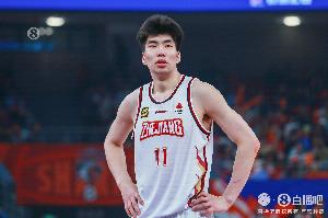 媒体人：浙江方面挽留余嘉豪 据说中国篮协和郭士强都出面协调