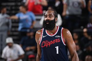 媒体人：快船重担再次压在36岁哈登肩上 上赛季他身边还有鲍科比