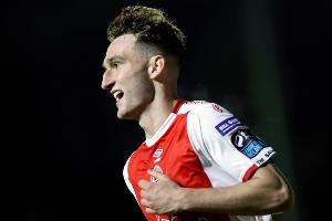 邮报：18岁爱尔兰前锋梅森·梅利亚将在冬窗转会热刺