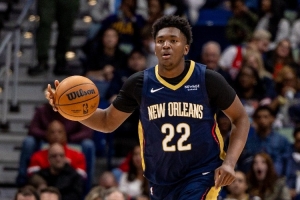 填满数据栏！新秀中锋奎因10中3砍下9+8+3+2+2 另有6次失误