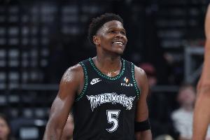 大胜划划水！爱德华兹14中5&三分7中1 仅得13分4板3助2断