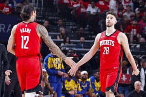 近4成时间用双塔！火箭本季净效率值+11.4 申京亚当斯同场时+15.4