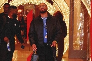 开拓者众将走星光大道：利拉德大包+小包 阿夫迪亚男模风范