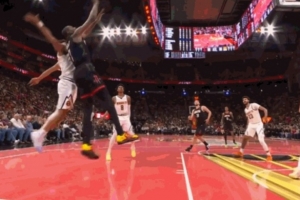 极致攻防！杜兰特后仰被穆雷侧面封盖 回头KD又给了约基奇一火锅