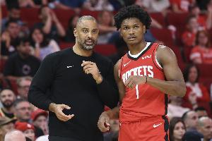 火记：阿门需调整进攻策略和组织 阅读场上形势的能力需提升