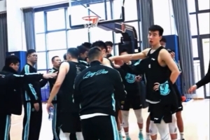 新赛季体测收官 虎子28中24 期待大家的好成绩！