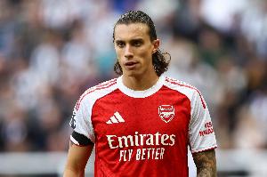 卡佩罗：卡拉菲奥里与拉莫斯很相似，唯一的不同是后者踢右边