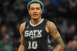 手感冰凉！索汉半场7投仅1中拿到2分3板 三分2中0