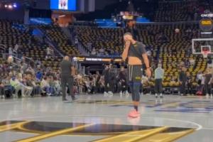 这双怎么样？库里对阵火箭热身时上脚Puma哈利伯顿1代