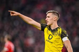 法尔克：赫内斯很欣赏施洛特贝克，但只有于帕离队拜仁才可能签他