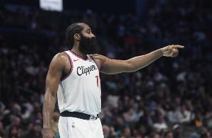 队记：哈登正在处理足部酸痛的问题 明天可以出战与灰熊的比赛