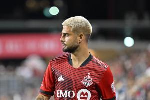 斯基拉：34岁因西涅愿意加盟拉齐奥，120万欧年薪签约至2027年