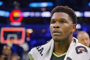 正负值-16最低！爱德华兹半场10中4拿到15分3助 罚球6中6