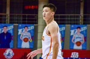 深圳教练组调整：周鹏回归球员 郑永刚助教 顾全球员兼助教