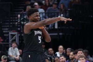 狼王怒吼！戈贝尔拼下前场板 爱德华兹滑翔拉杆上篮打停绿军