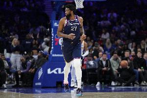 好好找状态！恩比德14中6拿到18分2板2助 正负值-11