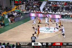 太不容易了！中国队三分出手前11全铁 程帅澎第12投终于命中！