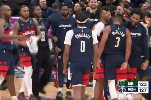 联盟倒一逆转16分！米德尔顿+CJ三分诛心 雄鹿失误完成“自杀”！