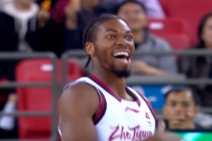 得分机器！浙江新外援兰道夫17分钟砍下28分 14中8&三分5中4