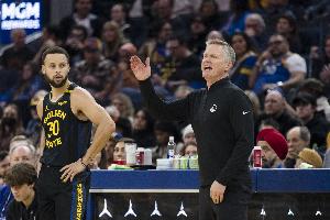 科尔：让库里打背靠背本就是小概率事件 让他留在家训练完全合理